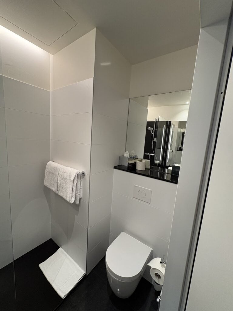 Motel one Wenen - Donau city - badkamer