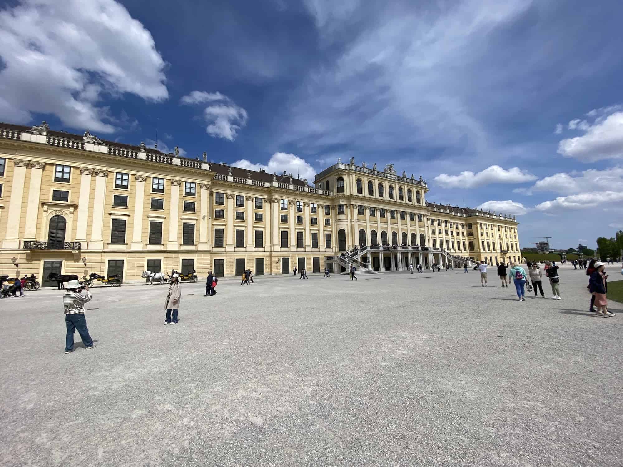 Een bezoek aan Schloss Schönbrunn mag tijdens een stedentrip naar Wenen niet ontbreken