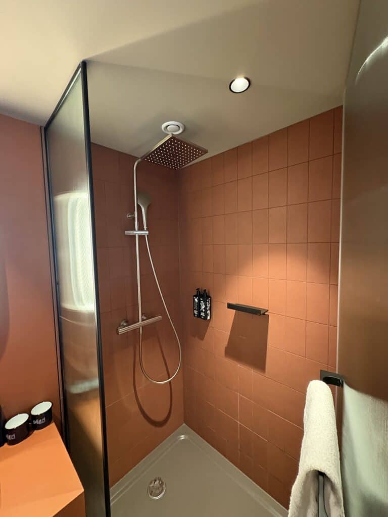 badkamer- hotel schani city