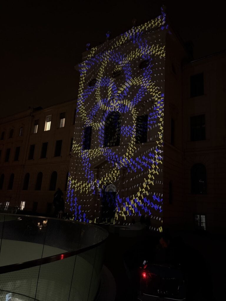 Prachtige bewegende lichtprojecties met geluid tijdens Klanglicht