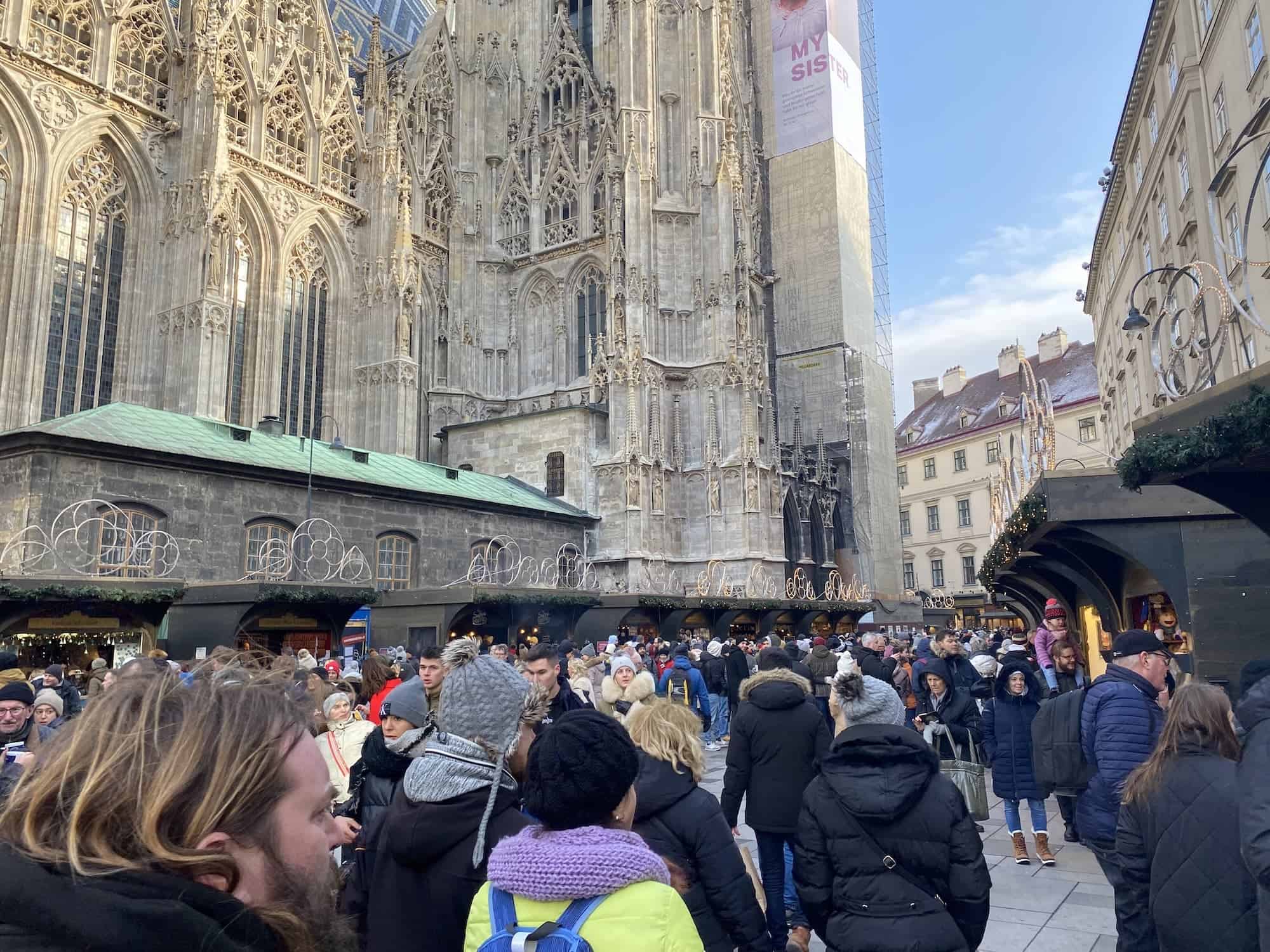 Kerstmarkt bij de Dom van Wenen op de Stephansplatz