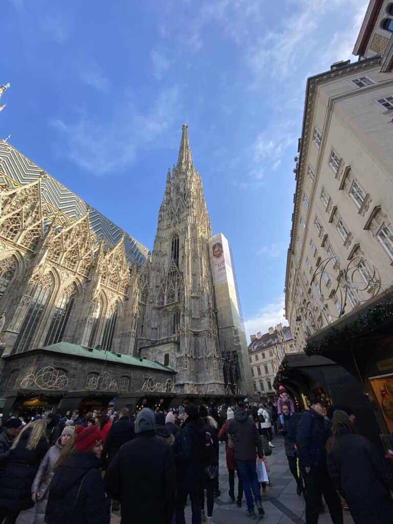Kerstmarkt bij de Dom van Wenen op de Stephansplatz